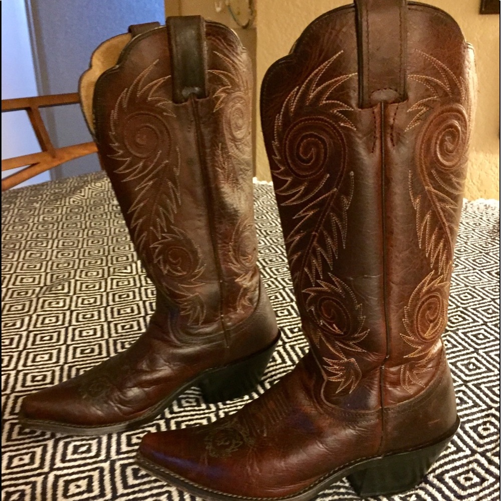 ***SOLD***Women’s Justin Damiana Boots Sz 6